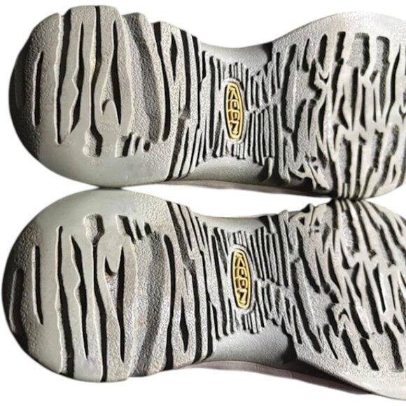 Keen Whisper Hiking Sandals - Beet Red - 9 - Picture 8 of 10